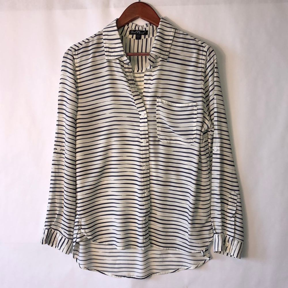 Velvet heart button up top szS